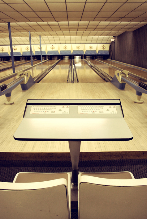 Pics of the Week Smash ::: Candlepin © Angela R. Martinez Photo of Candlepin bowling Boston Massachusetts