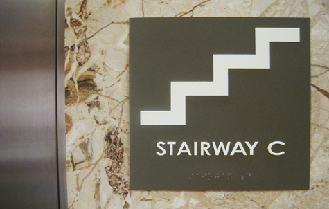 Pics of the Week Open 8 ::: Stairway © Christian Sheridan, AIA Photo of Stairway Signage Wayfinding on top of marble in University of Houston