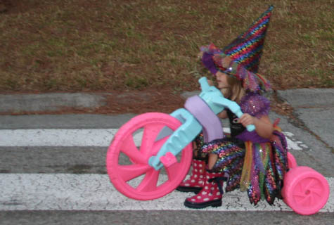 Pics of the Week Boo! ::: The Witch on Her Vroom © Greg Ryden AIA
