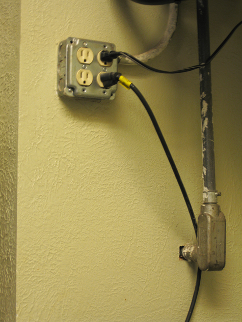 Pics of the Week Lazy ::: Surface Mounted Electrical © Andrew Turner AIA