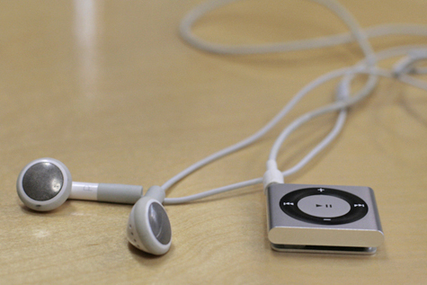 Pics of the Week Music ::: Shuffle © Peter Ho